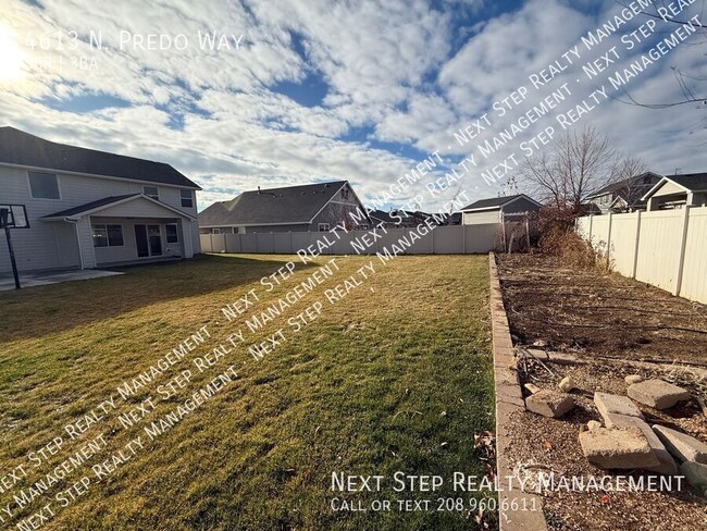 Building Photo - 5 Bed 2.5 Bath Home -  NO SECURITY DEPOSIT...