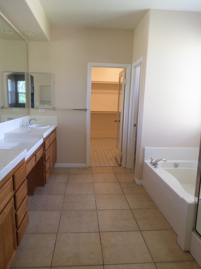Building Photo - Wonderful Paseo Del Sol 5 Bedroom Home