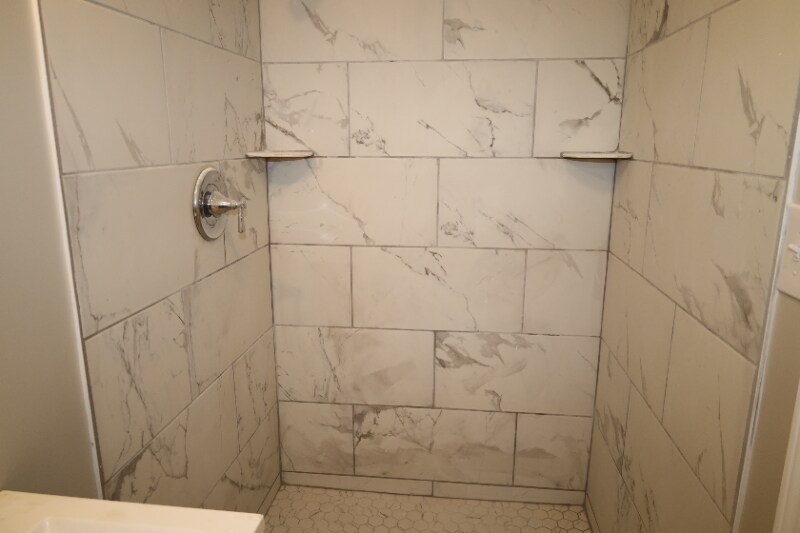 Building Photo - 2135 Vista Dale Ct