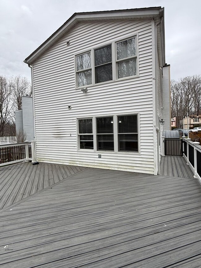 Building Photo - 8302 White Star Ct