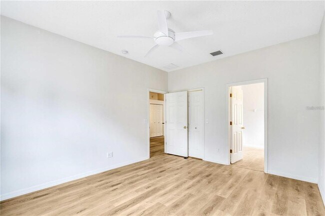 Building Photo - 11337 Village Brook Dr