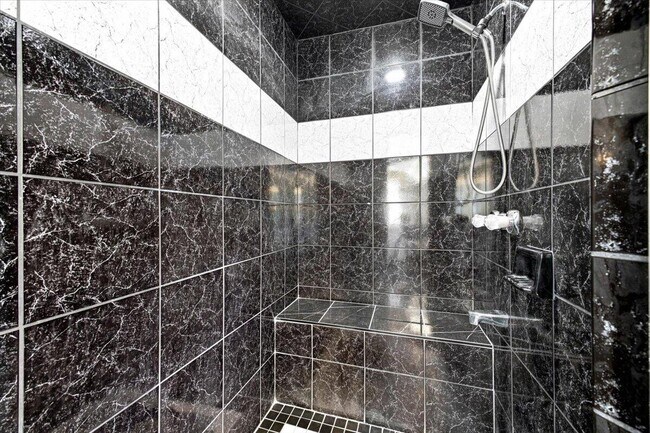 Building Photo - 6122 Trailwood Ln