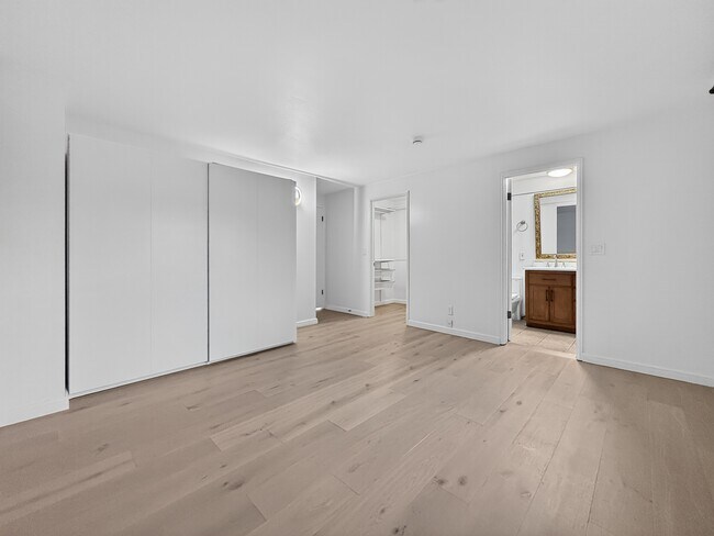 Building Photo - 16711 NE 18th St