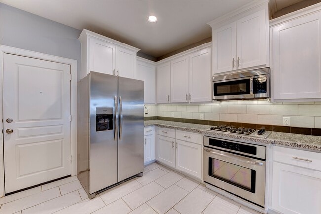 Building Photo - 1811 Wichita St