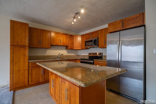 Building Photo - 98-731 Moanalua Lp.