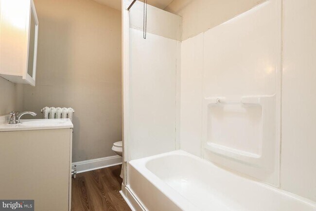 Building Photo - 5627 Hadfield St