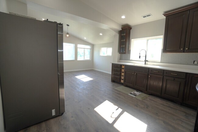 Building Photo - 5801 Juniper Ave