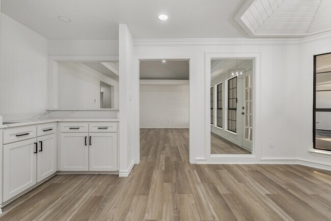 Building Photo - 922 Sycamore Creek Rd