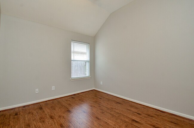 Building Photo - 24514 Springwood Glen Ln