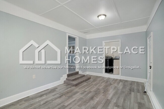 Building Photo - 6258 Green Acres Dr SW