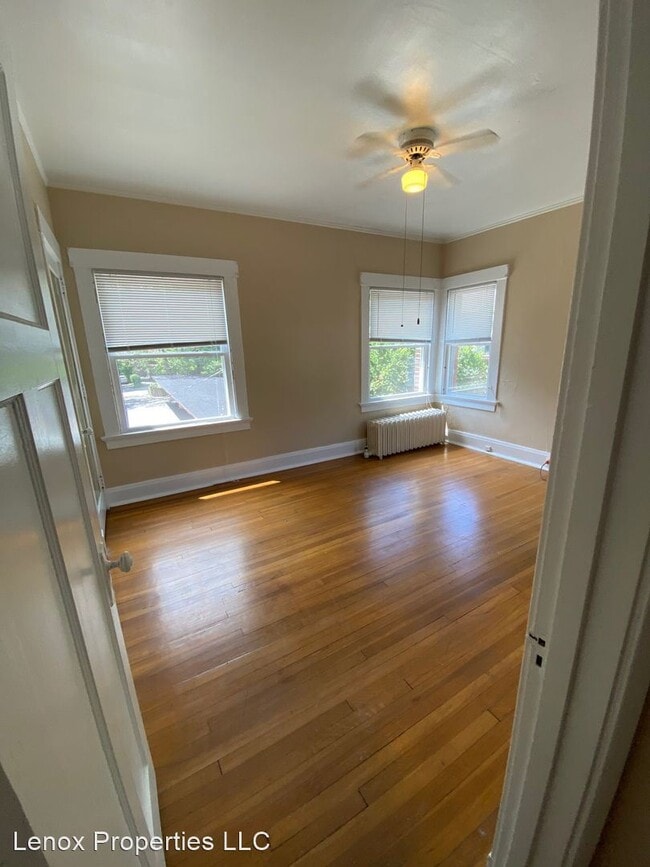 Building Photo - 4215 Grand Ave