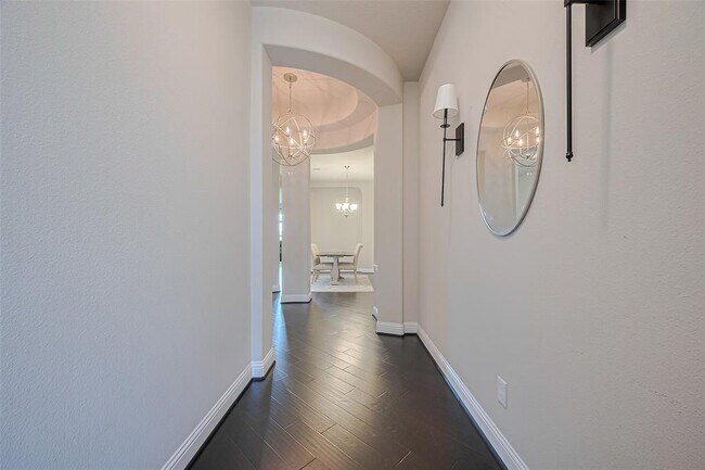 Building Photo - 6243 Garden Lakes Ln