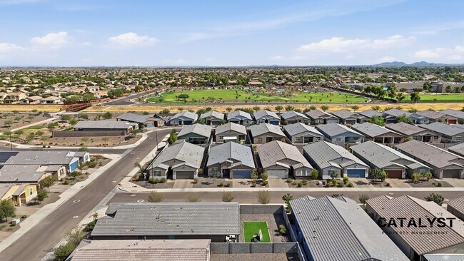 Building Photo - 6926 W Winston Dr