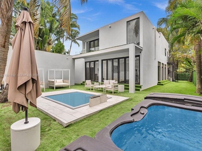 Building Photo - 3010 Alton Rd