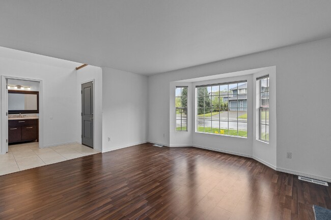 Building Photo - 29021 13th Ave S