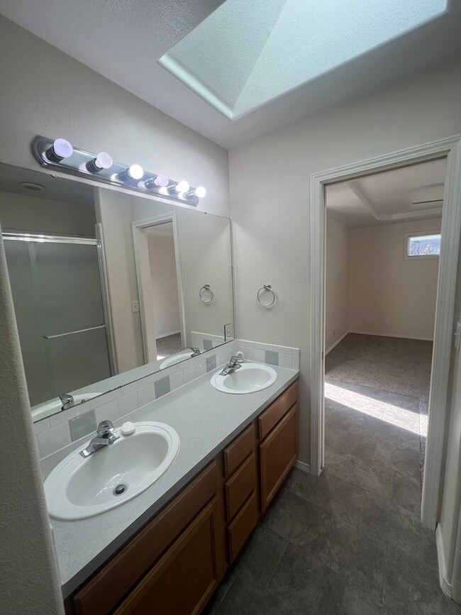 Building Photo - 3 bedroom 2 bath in a beautiful, spacious Meridian Neighborhood!