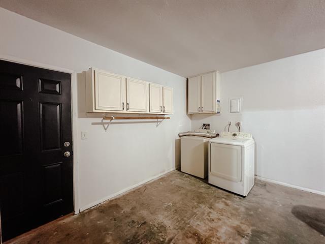 Building Photo - 6600 Lakeside Dr