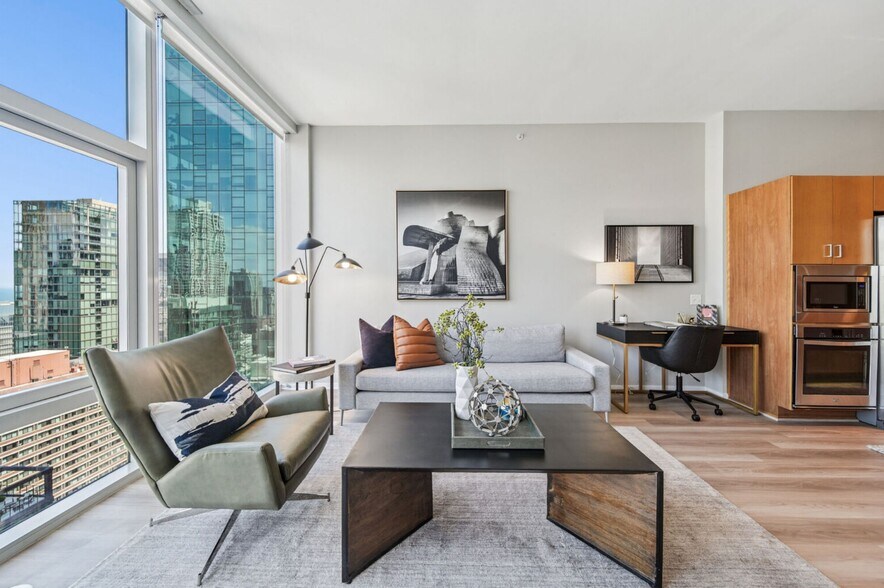 Building Photo - 808 N Lake Shore Dr