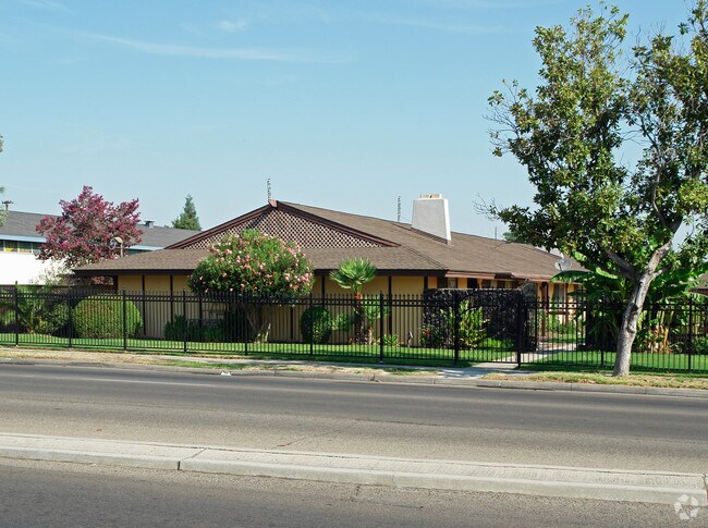 Primary Photo - Halekulani Apartments
