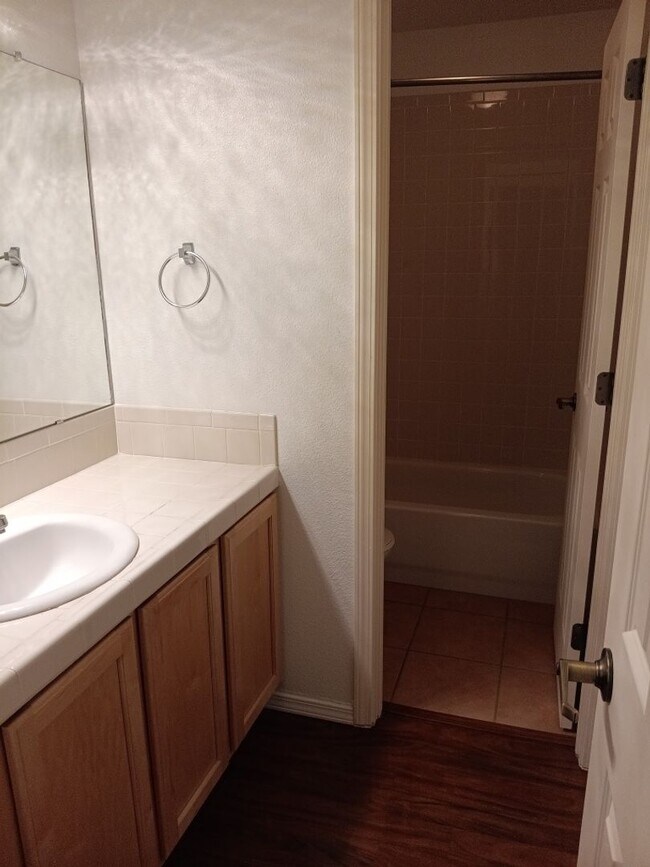 Building Photo - Stunning 4-bedroom, 3.5-bathroom home! Showings coming soon!