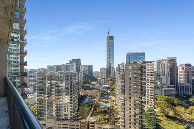 Building Photo - 1080 Peachtree St NE