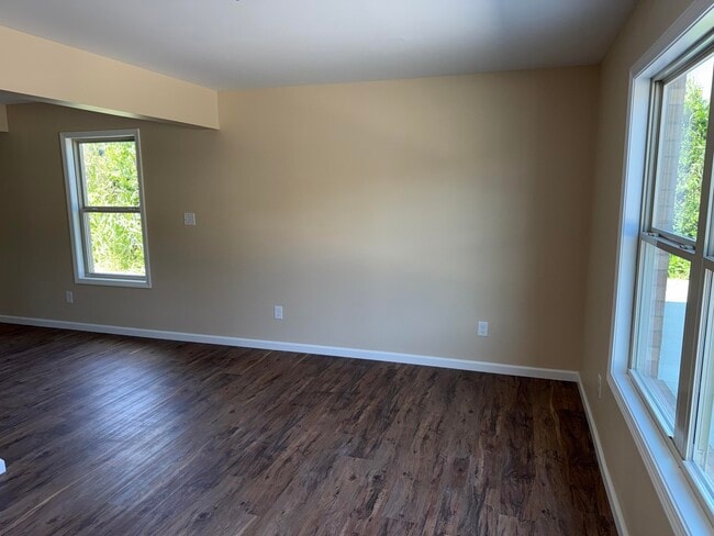 Building Photo - 99 Valley St