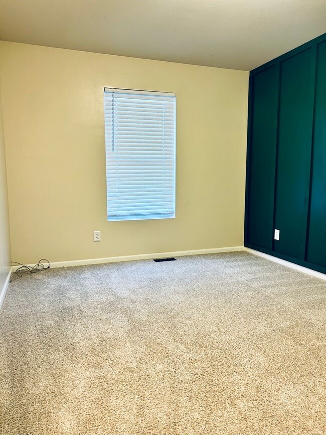 Building Photo - Charming 3-Bedroom Home with Modern Amenities and Elegant Finishes