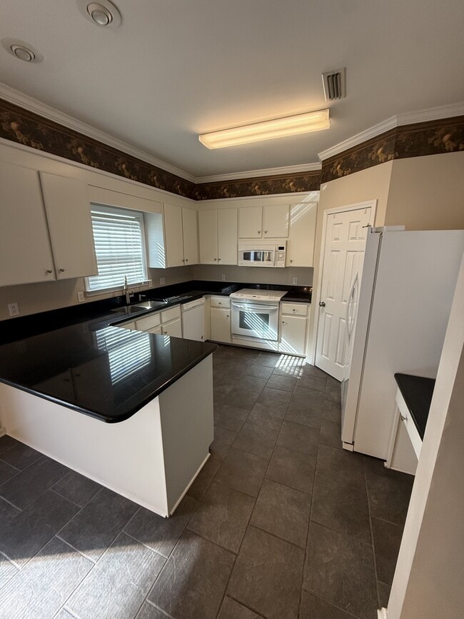 Building Photo - 125 Muirfield Ln