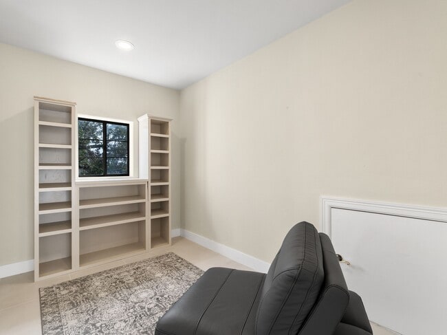 Building Photo - 5 Kings Heath