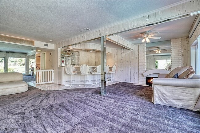 Building Photo - 940 Vegas Valley Dr