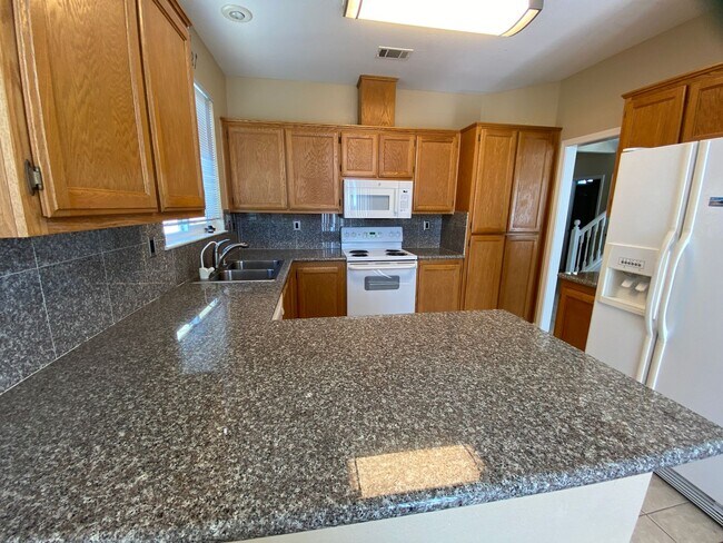 Building Photo - Lots of Natural Sunlight - Close to Travis Air Base - with No Rear Neighbors!