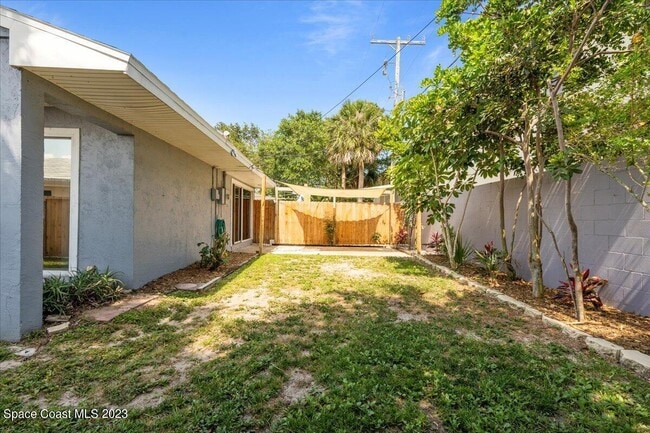 Building Photo - 131 3rd Ave