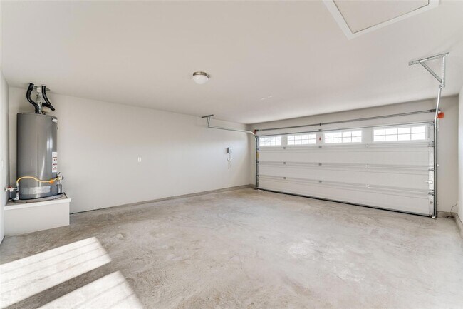 Building Photo - 147 Shugart St