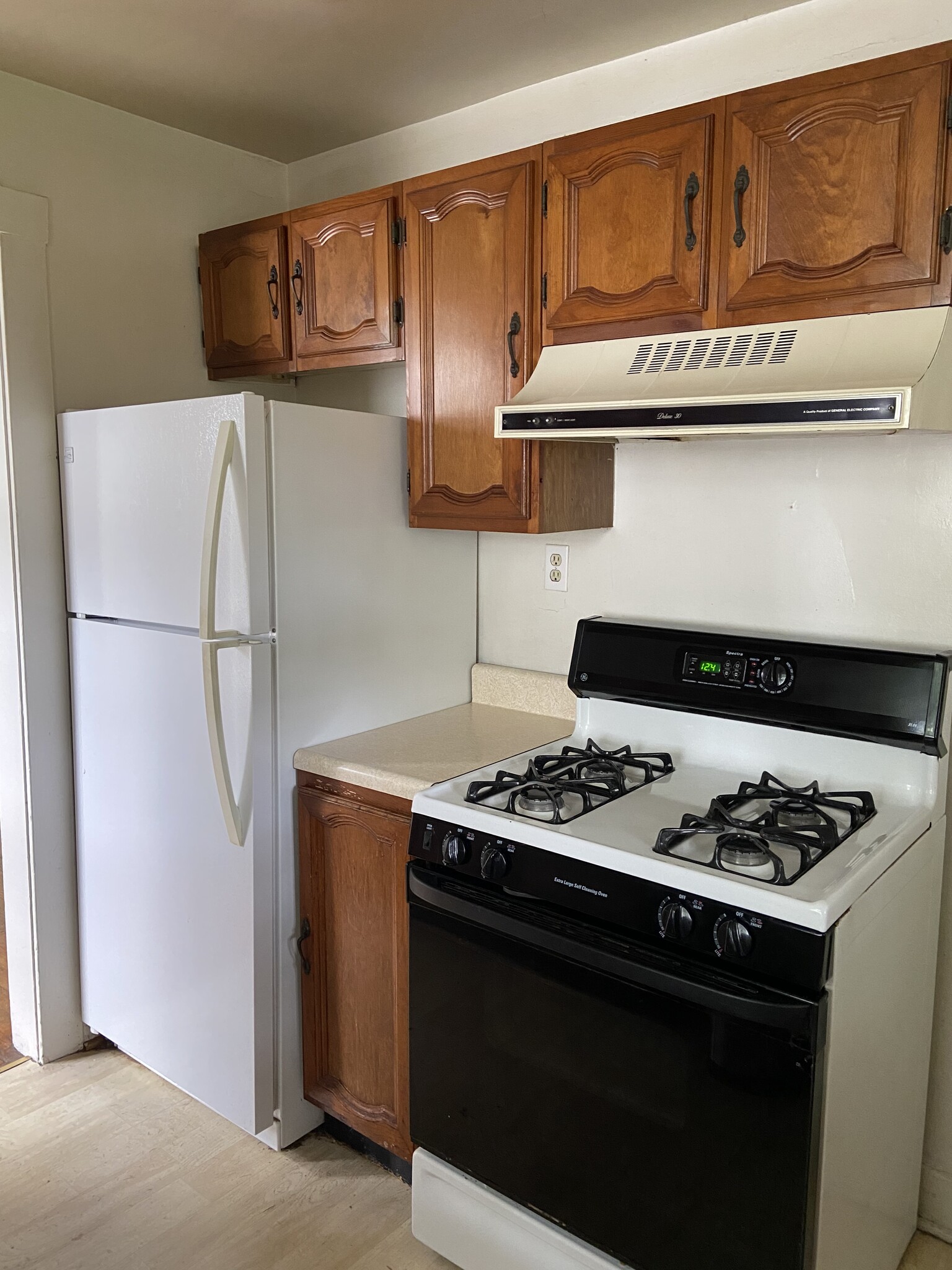 Gas stove - 24 E Maple St