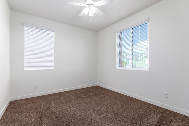 Building Photo - 2327 S Wycliff Cir