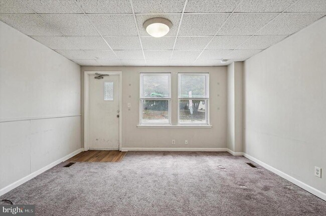 Building Photo - 271 N Wycombe Ave