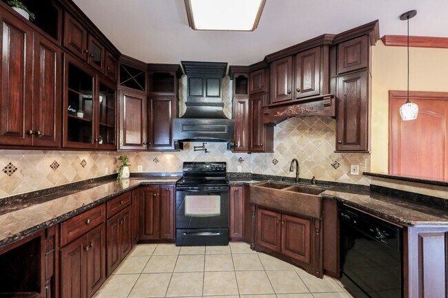 Building Photo - 6514 Grande Bay