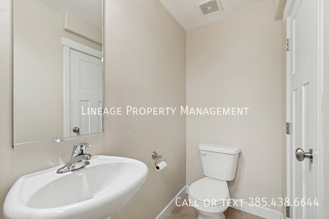 Building Photo - 11234 Summer Heights Dr