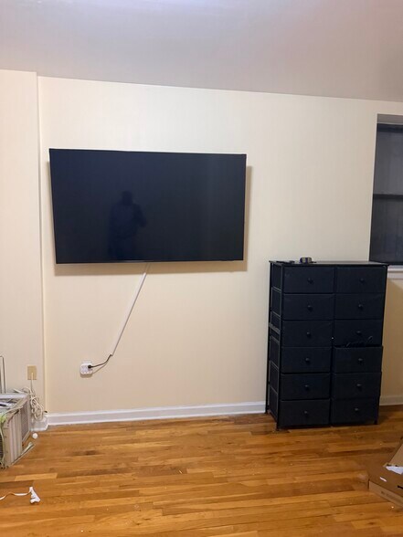 Building Photo - 295 Throop Ave