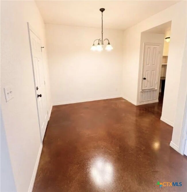 Building Photo - 614 B Karey Dr