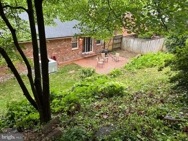 Building Photo - 5608 Heming Ave