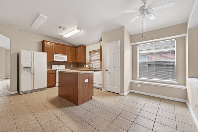 Building Photo - 16714 Mallory Bridge Dr