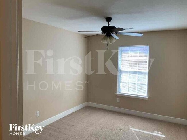 Building Photo - 607 Lentisco Dr