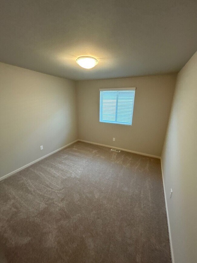Building Photo - 610 Pickering Ln