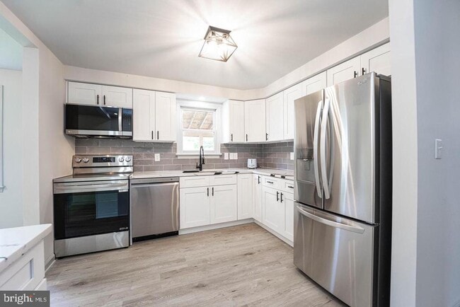 Building Photo - 5704 Broadwater Pkwy