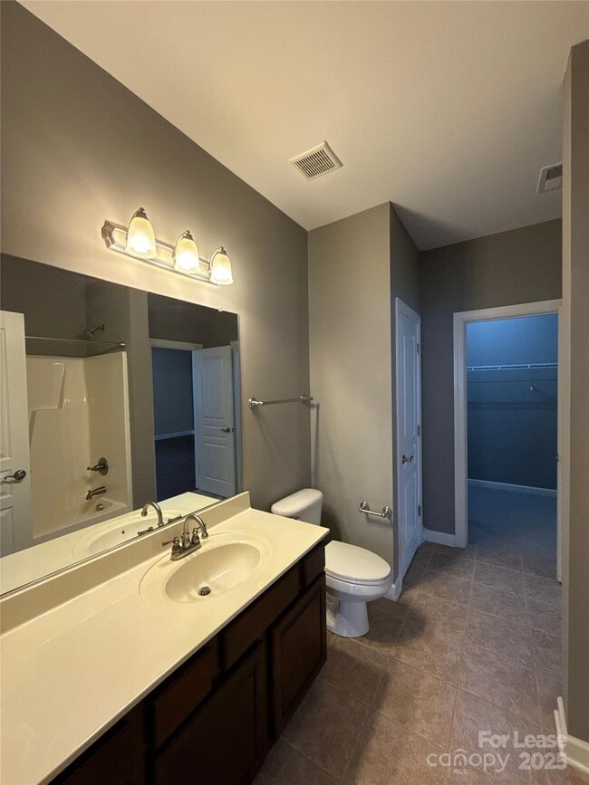 Building Photo - 2225 Camalier Ln