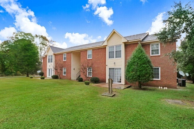 Building Photo - FOR RENT in Waynetique Apts ~ 2 Bedroom, 2 Bathroom Apartment in Goldsboro *Excellent Wayne Memor...