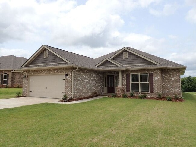 Building Photo - Available now in amazing location