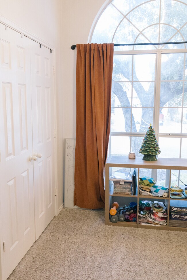 Building Photo - 4812 Buckskin Dr