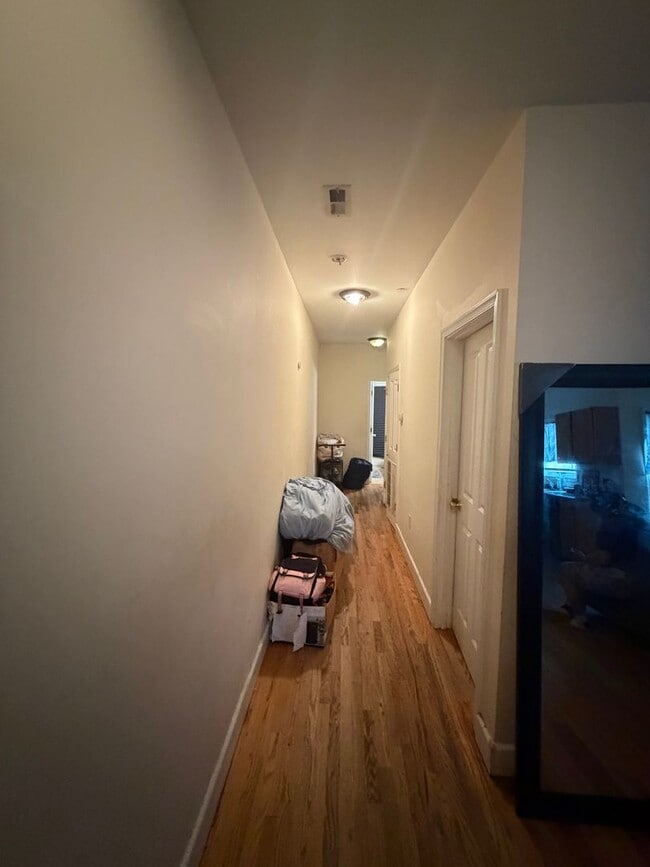 Building Photo - 1009 N 25th St